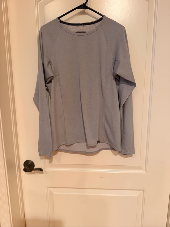 Patagonia Tops - Patagonia Women's Light Gray Long Sleeve Capilene Baselayer Shirt Mid Weight